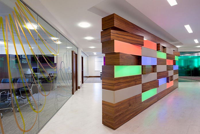 辦公室隔斷墻裝飾設計